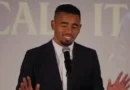 Gabriel Jesus solta palavrão em plena apresentação no Barcelona