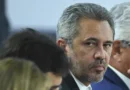 Justiça tira 29 minutos de propaganda de Elmano após peça associar Ciro Gomes a Bolsonaro