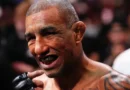 Brasileiro perde consciência durante luta no UFC e é levado ao hospital