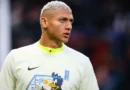 Richarlison apresenta documentos de compra de propriedade em disputa com Flávio Bolsonaro
