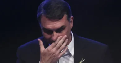 PL reconhece derrota para Lula, e Flávio Bolsonaro diz que vai liderar oposição