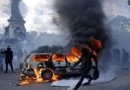 Manifestantes provocam incêndios e danificam edifícios em cidades francesas