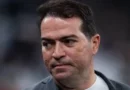 Paz marcou reunião para se queixar de pressão e foi demitido no Corinthians