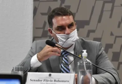 Agência revela ‘esquema de Flávio Bolsonaro na pandemia’