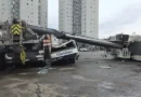 Guindaste cai sobre monotrilho e é atingido por trem em SP